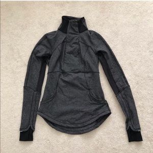 lululemon athletica Heathered Charcoal Gray Long Sleeve Pullover